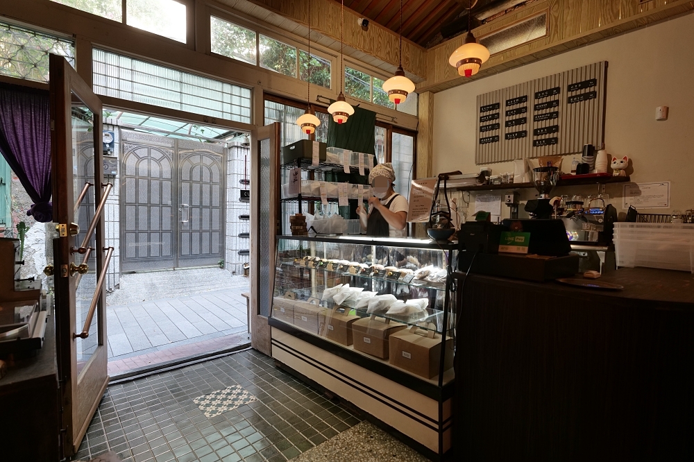 Haritts 台南｜東京來的日式甜甜圈登場！巷弄裡的療癒系咖啡香 @捲捲頭 ♡ 品味生活