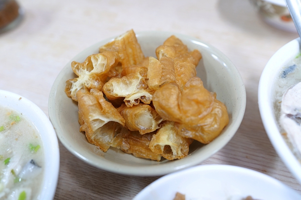 【台南美食】阿星鹹粥,必比登推薦在地人都愛的虱目魚粥 @捲捲頭 ♡ 品味生活