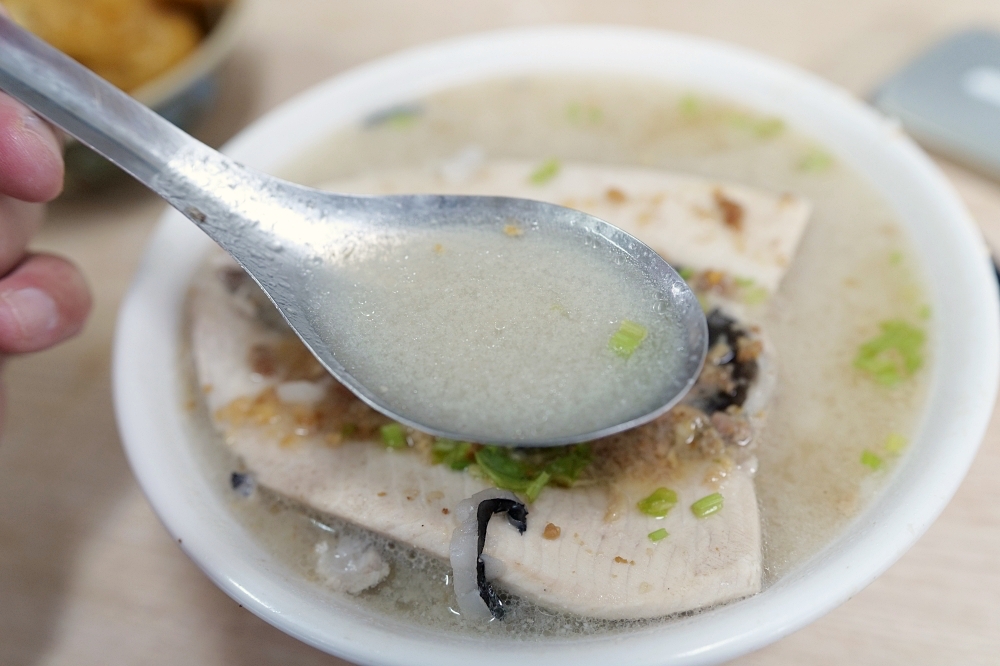 【台南美食】阿星鹹粥,必比登推薦在地人都愛的虱目魚粥 @捲捲頭 ♡ 品味生活