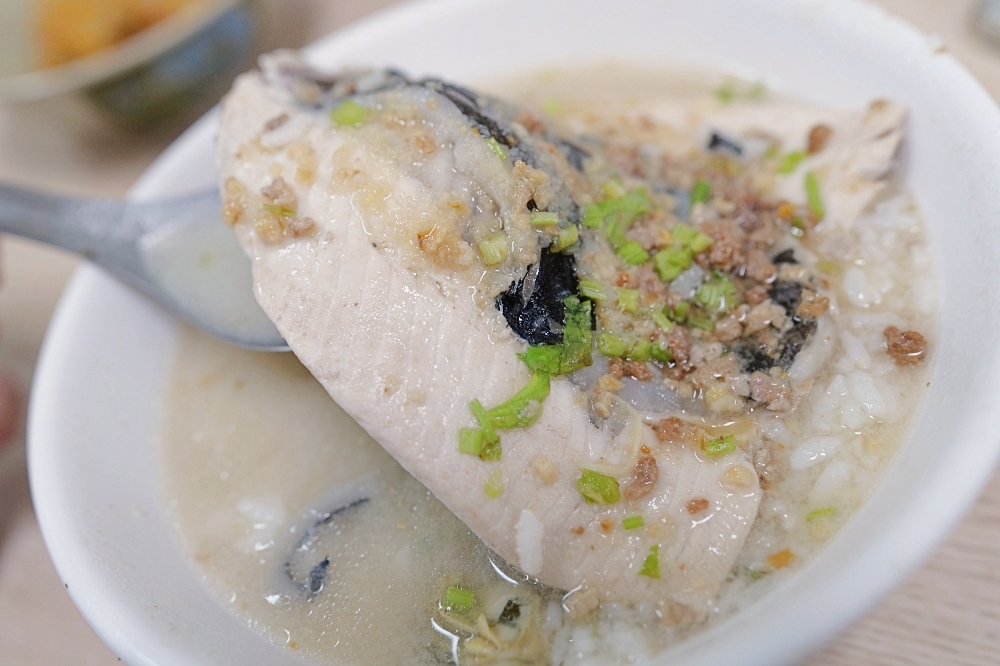 【台南美食】阿星鹹粥,必比登推薦在地人都愛的虱目魚粥 @捲捲頭 ♡ 品味生活