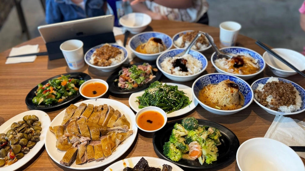 鴨肉送｜冬山老字號鴨肉名店，煙燻香氣讓人回味 @捲捲頭 ♡ 品味生活