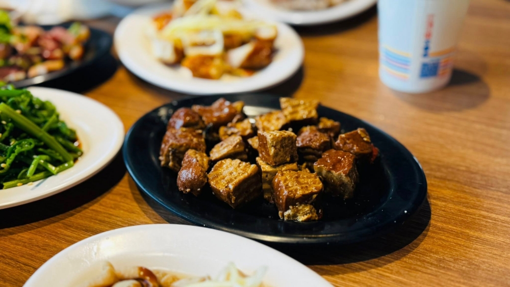 鴨肉送｜冬山老字號鴨肉名店，煙燻香氣讓人回味 @捲捲頭 ♡ 品味生活