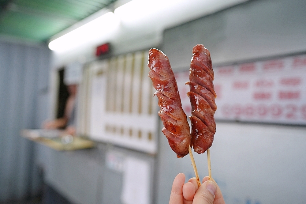 【吳記烤臘肉香腸】國道旁神級香腸裝甲車！最新點餐、菜單、預訂全攻略吳記烤臘肉香腸 @捲捲頭 ♡ 品味生活