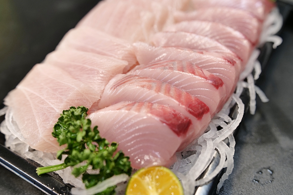 南方澳美食推薦｜津生魚片專賣店超厚切生魚片只要300元 @捲捲頭 ♡ 品味生活