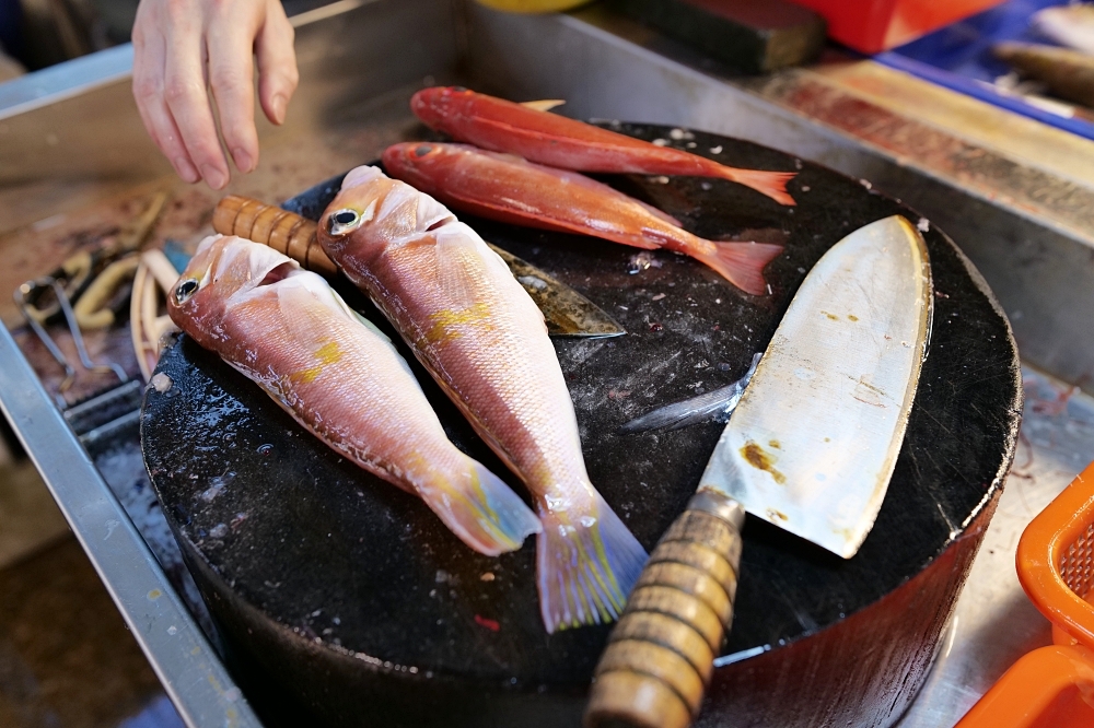 南方澳美食推薦｜津生魚片專賣店超厚切生魚片只要300元 @捲捲頭 ♡ 品味生活