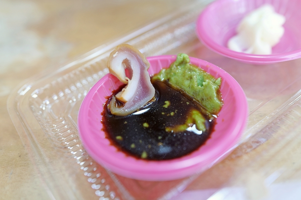 【南方澳美食】阿通伯魚丸，魚丸湯、鯊魚煙都好吃 @捲捲頭 ♡ 品味生活
