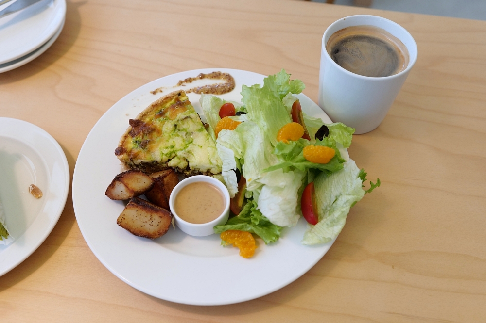 Gather食聚咖啡｜宜蘭爆紅千層蛋糕，芋泥抹茶層層療癒 @捲捲頭 ♡ 品味生活