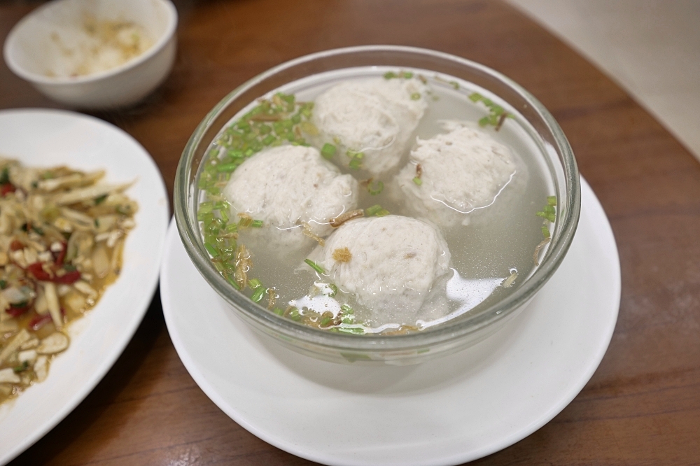 蘇澳美食推薦｜在地人帶路的春成活海鮮，巷弄內隱藏一甲子老店 @捲捲頭 ♡ 品味生活