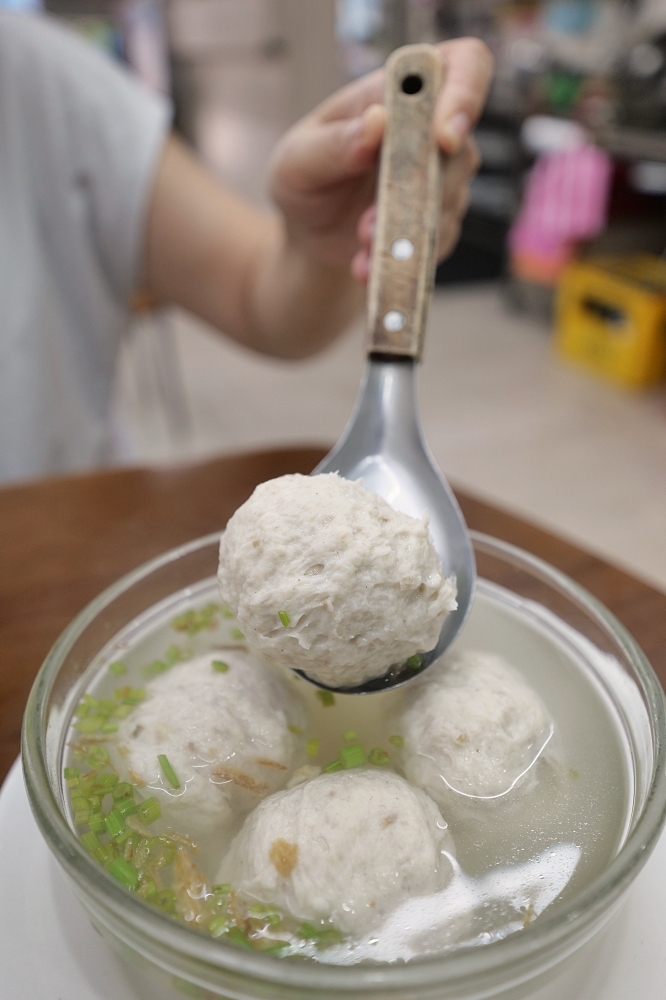 蘇澳美食推薦｜在地人帶路的春成活海鮮，巷弄內隱藏一甲子老店 @捲捲頭 ♡ 品味生活