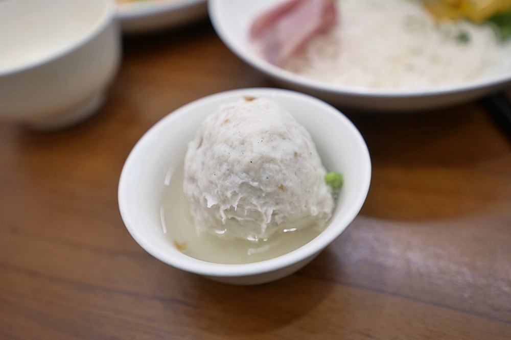 蘇澳美食推薦｜在地人帶路的春成活海鮮，巷弄內隱藏一甲子老店 @捲捲頭 ♡ 品味生活