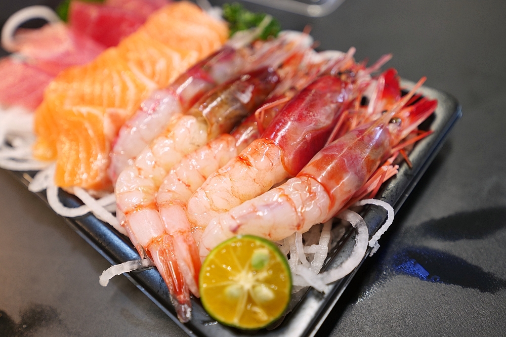 南方澳津生魚片專賣店｜魚市場第7攤，超狂平價厚切生魚片開箱 @捲捲頭 ♡ 品味生活