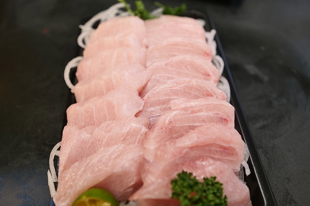 南方澳津生魚片專賣店｜魚市場第7攤，超狂平價厚切生魚片開箱 @捲捲頭 ♡ 品味生活