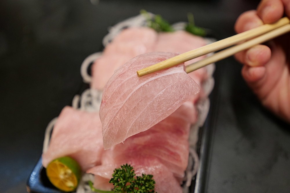 南方澳津生魚片專賣店｜魚市場第7攤，超狂平價厚切生魚片開箱 @捲捲頭 ♡ 品味生活