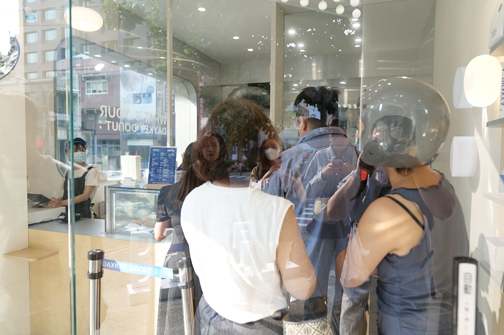 台中人氣甜甜圈【DAYKEY DONUT】｜每日限時出爐「生甜甜圈」太療癒！ @捲捲頭 ♡ 品味生活