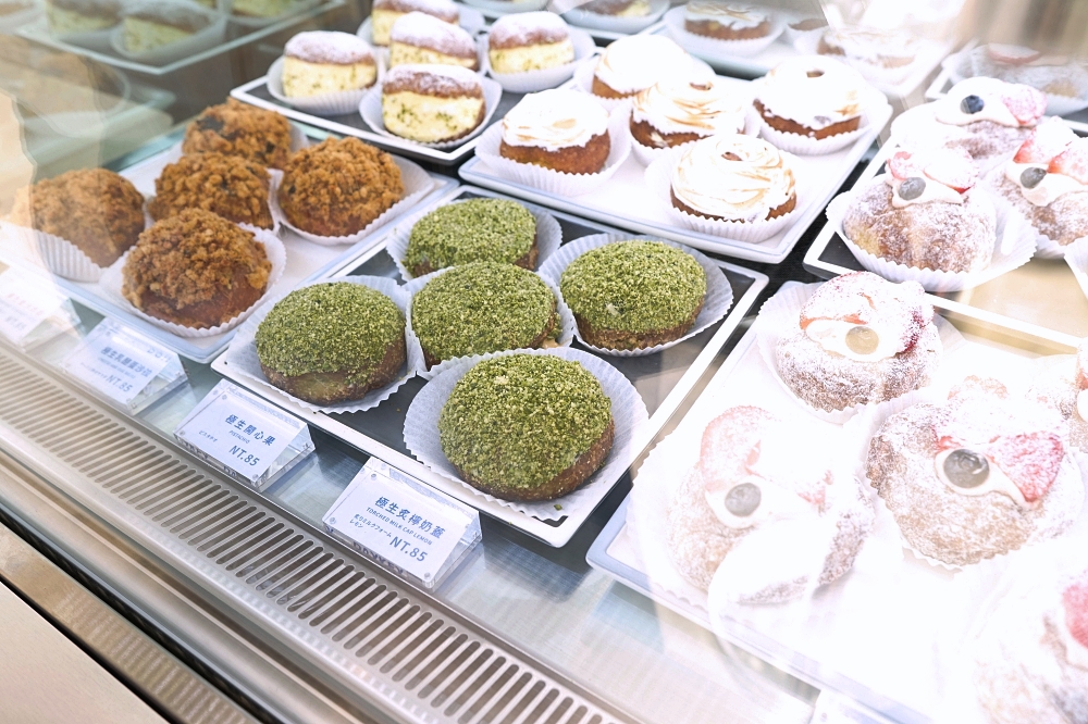 台中人氣甜甜圈【DAYKEY DONUT】｜每日限時出爐「生甜甜圈」太療癒！ @捲捲頭 ♡ 品味生活