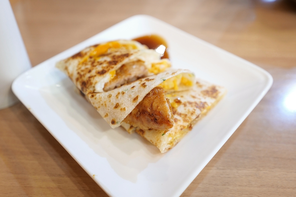 老食早餐｜羅東高中旁超酥脆「勁兇蛋餅」必點！ @捲捲頭 ♡ 品味生活