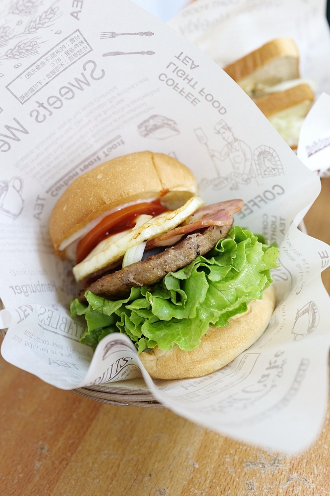 【宜蘭美食】福春堡超高 CP 早餐！漢堡大到無法一口咬 @捲捲頭 ♡ 品味生活