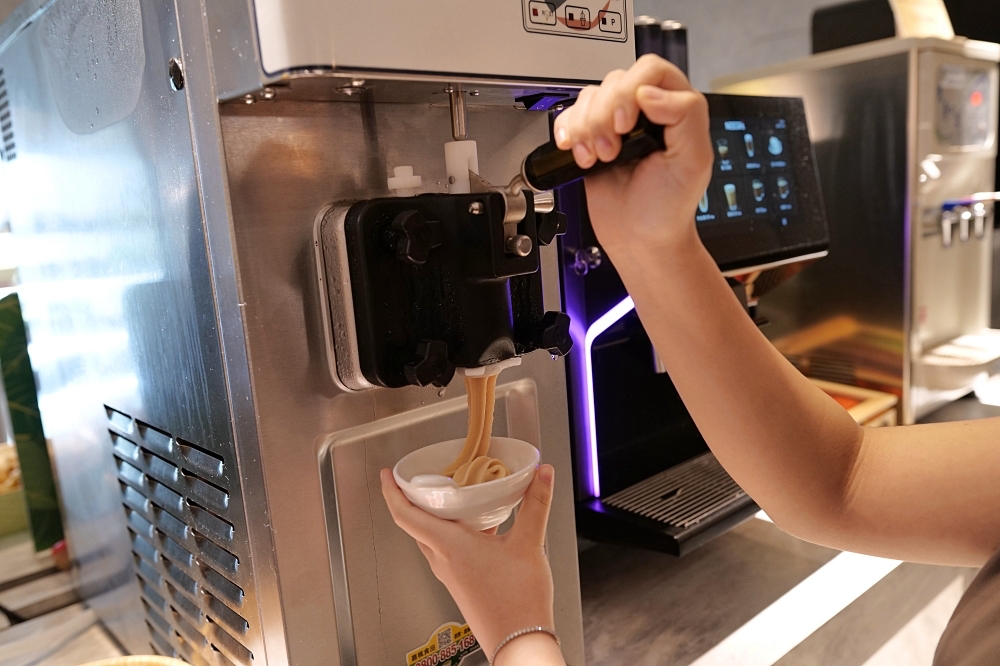 皇泰火鍋城｜火鍋吃到飽＋98 元烤串升級，超值度爆棚 @捲捲頭 ♡ 品味生活