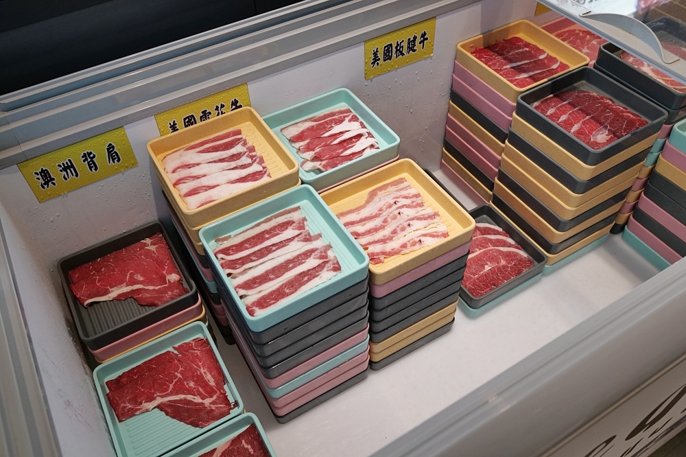 皇泰火鍋城｜火鍋吃到飽＋98 元烤串升級，超值度爆棚 @捲捲頭 ♡ 品味生活