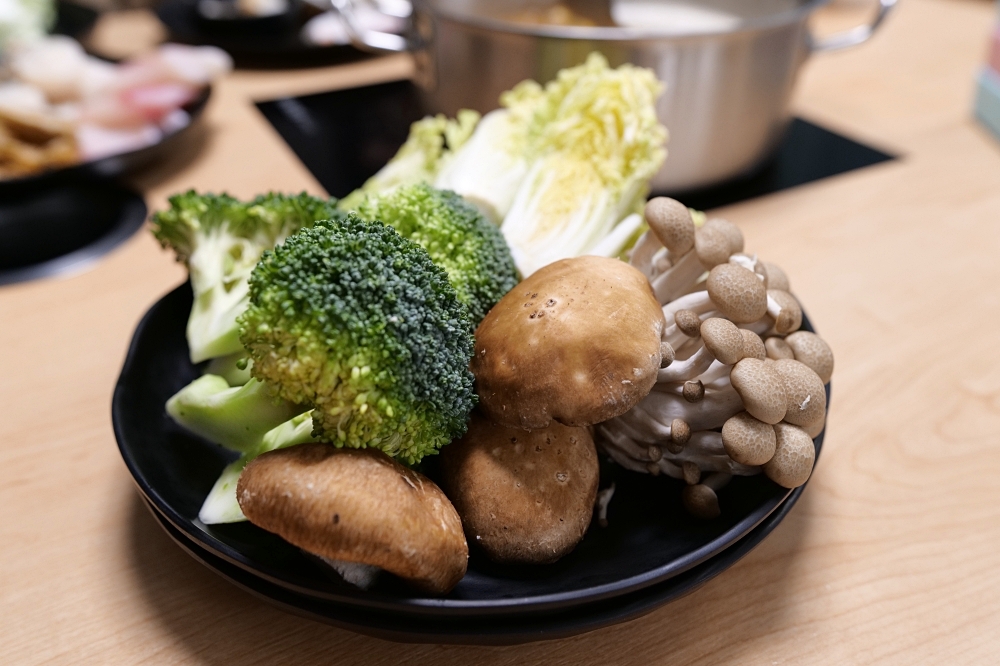 皇泰火鍋城｜火鍋吃到飽＋98 元烤串升級，超值度爆棚 @捲捲頭 ♡ 品味生活