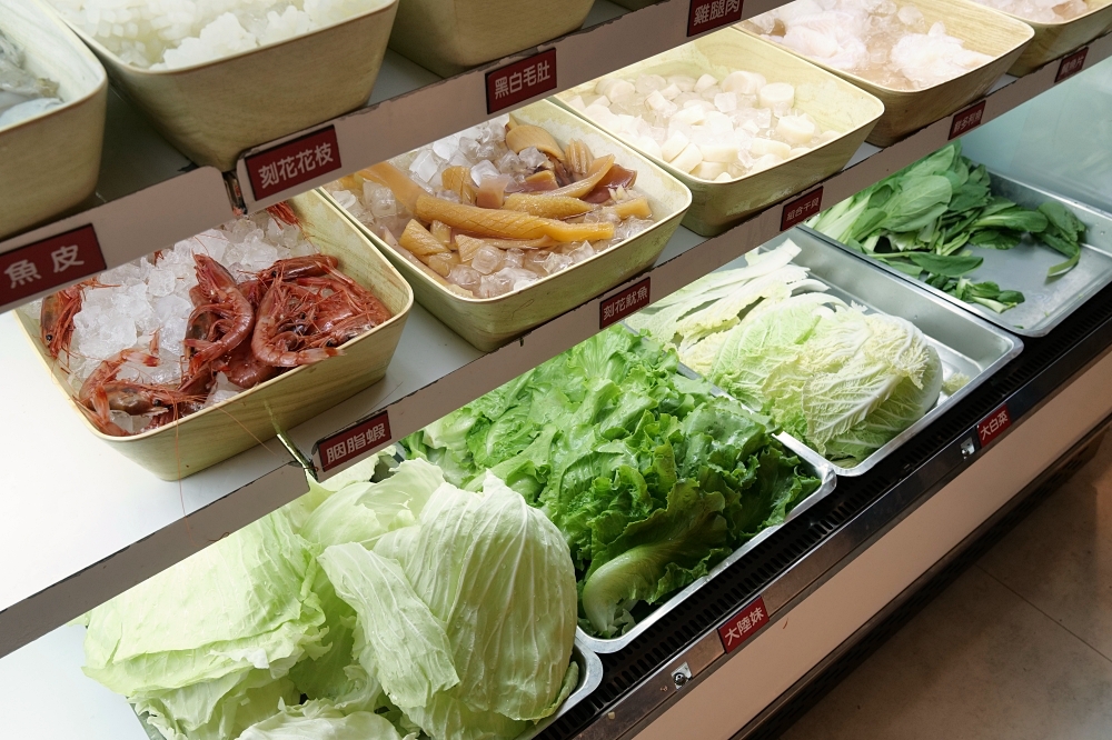 皇泰火鍋城｜火鍋吃到飽＋98 元烤串升級，超值度爆棚 @捲捲頭 ♡ 品味生活