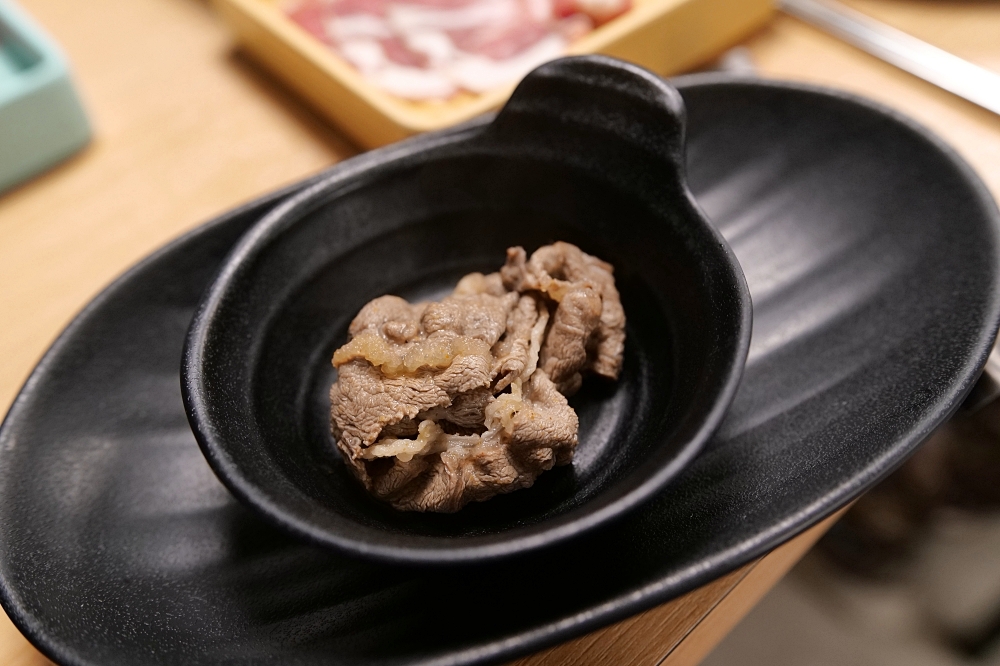 皇泰火鍋城｜火鍋吃到飽＋98 元烤串升級，超值度爆棚 @捲捲頭 ♡ 品味生活