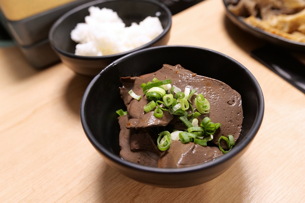 皇泰火鍋城｜火鍋吃到飽＋98 元烤串升級，超值度爆棚 @捲捲頭 ♡ 品味生活