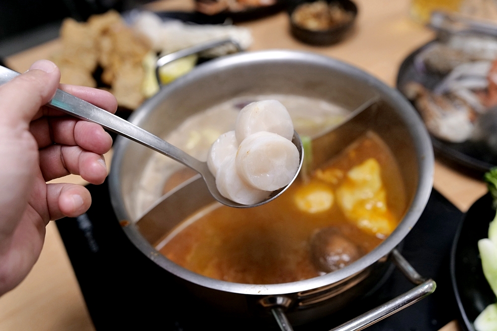 皇泰火鍋城｜火鍋吃到飽＋98 元烤串升級，超值度爆棚 @捲捲頭 ♡ 品味生活