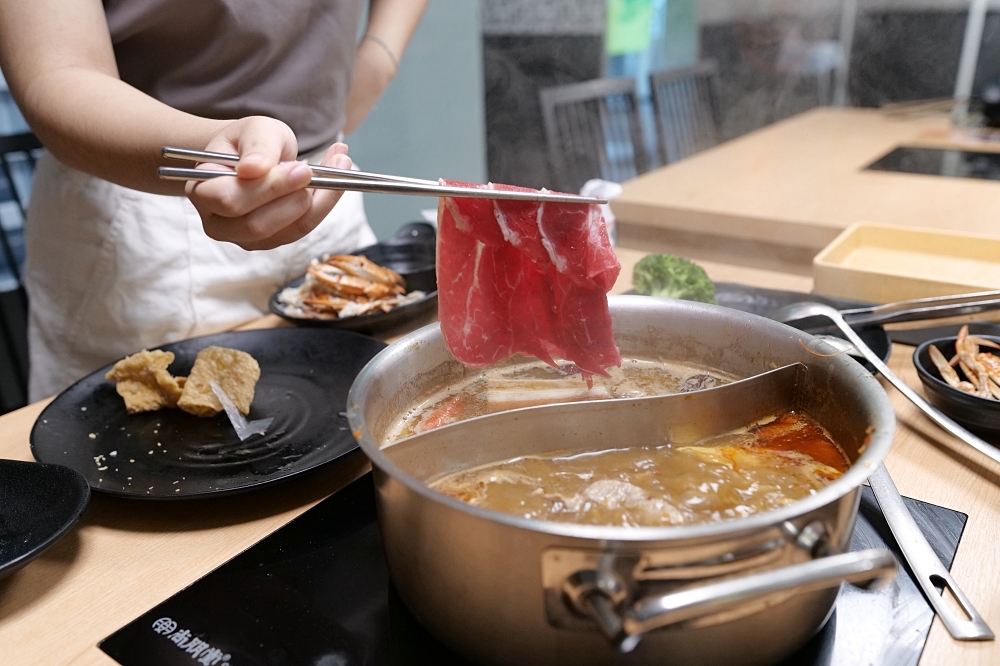 皇泰火鍋城｜火鍋吃到飽＋98 元烤串升級，超值度爆棚 @捲捲頭 ♡ 品味生活