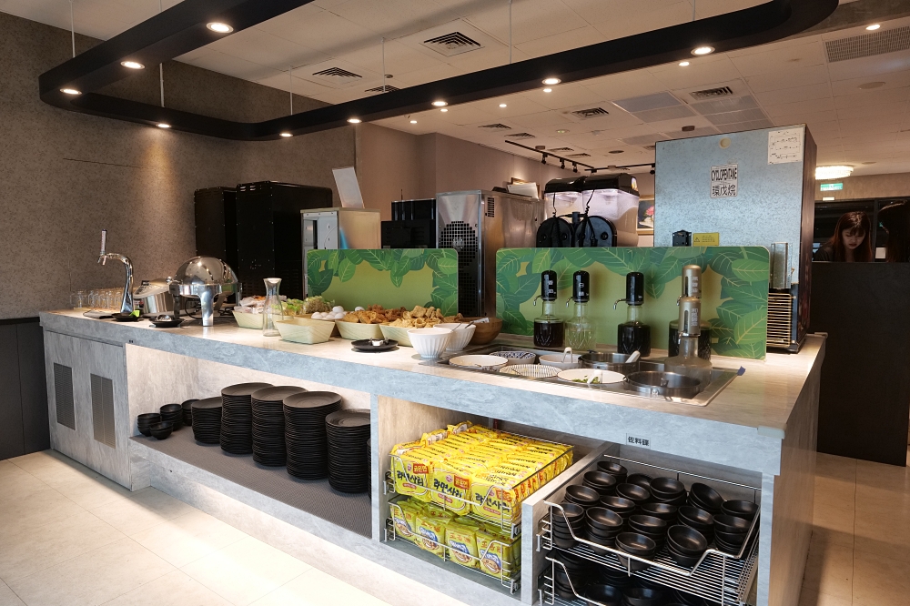 皇泰火鍋城｜火鍋吃到飽＋98 元烤串升級，超值度爆棚 @捲捲頭 ♡ 品味生活