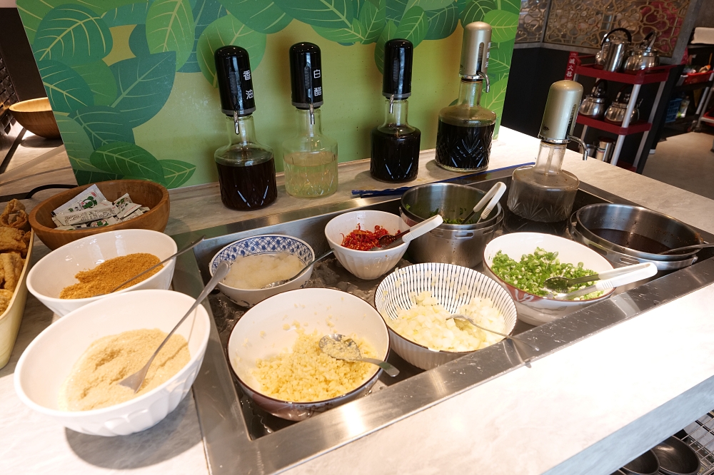 皇泰火鍋城｜火鍋吃到飽＋98 元烤串升級，超值度爆棚 @捲捲頭 ♡ 品味生活