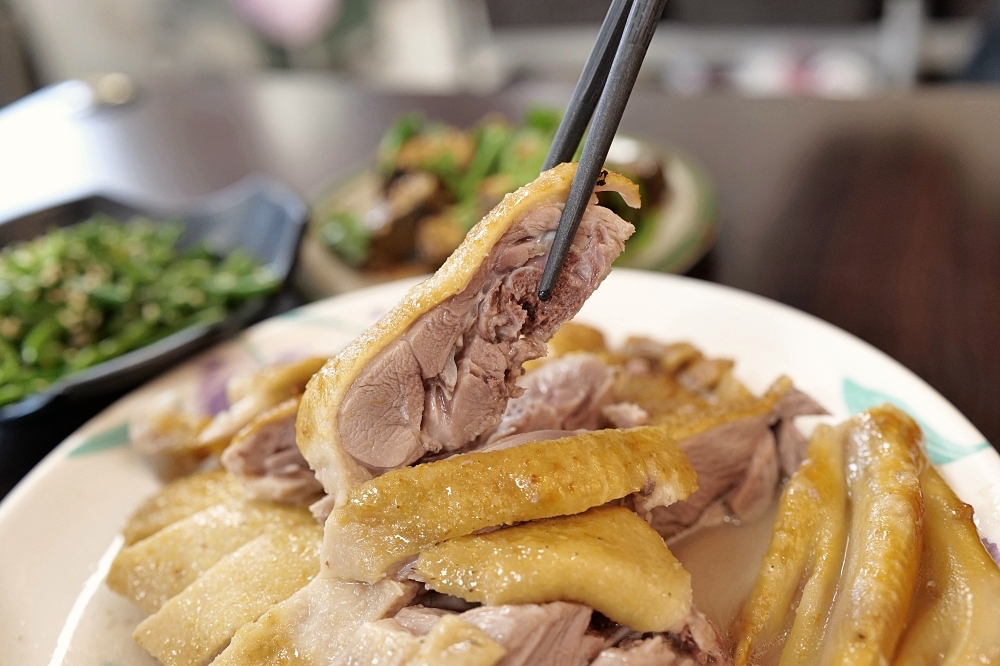 鴨肉送站前店|乾麵、小菜與鴨肉的必點組合 @捲捲頭 ♡ 品味生活 鴨肉送站前店|乾麵、小菜與鴨肉的必點組合 @捲捲頭 ♡ 品味生活