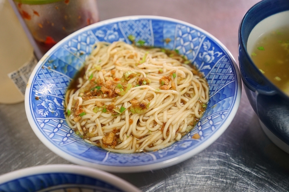 宜蘭炸醬麵推薦:龍潭信麵店,跟著小林同學林昀儒吃美食! @捲捲頭 ♡ 品味生活 宜蘭炸醬麵推薦:龍潭信麵店,跟著小林同學林昀儒吃美食! @捲捲頭 ♡ 品味生活