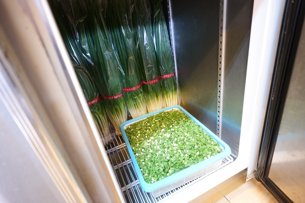 宜蘭美食推薦｜龍潭日香炸彈蔥油餅：免費紅茶喝到飽！隱藏版三星蔥主角 @捲捲頭 ♡ 品味生活