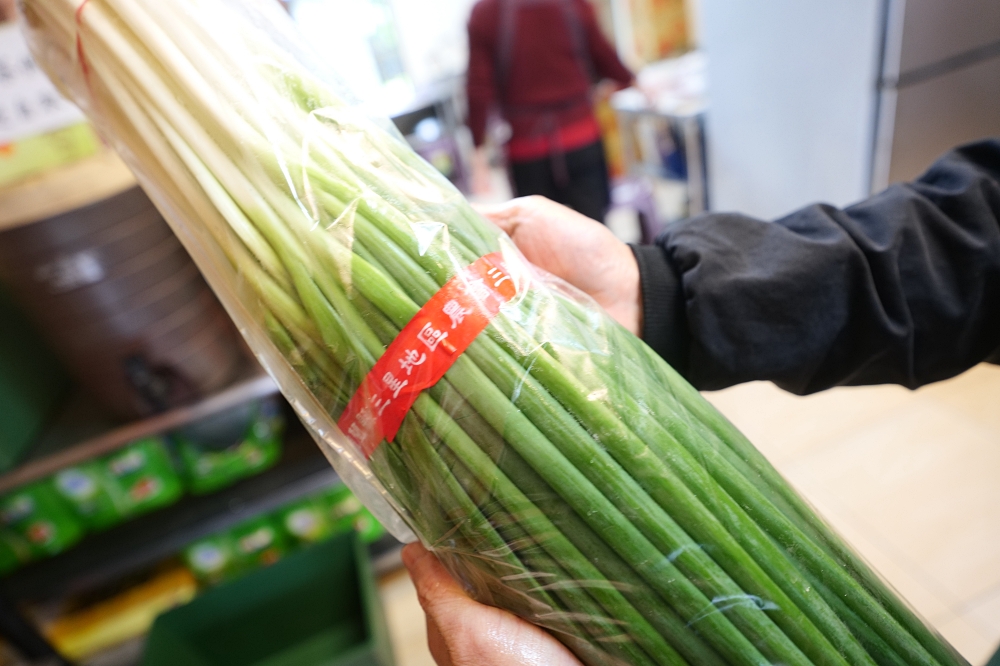 宜蘭美食推薦｜龍潭日香炸彈蔥油餅：免費紅茶喝到飽！隱藏版三星蔥主角 @捲捲頭 ♡ 品味生活