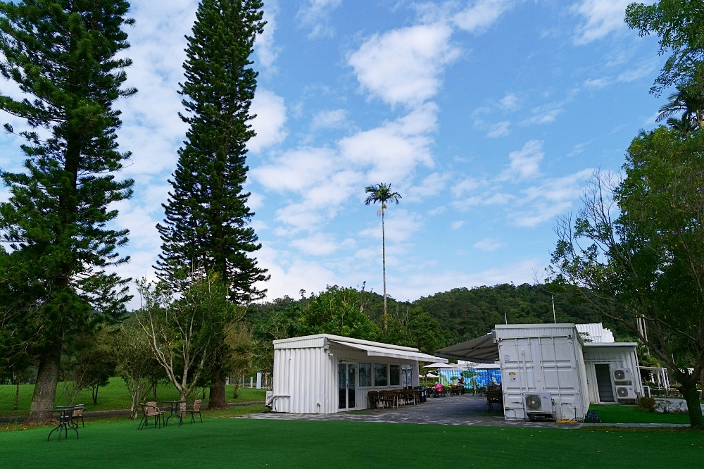 宜蘭下午茶推薦｜Herbelle Tea湖畔茶屋，看著龍潭湖發呆，恐龍餅乾冰淇淋必點！ @捲捲頭 ♡ 品味生活