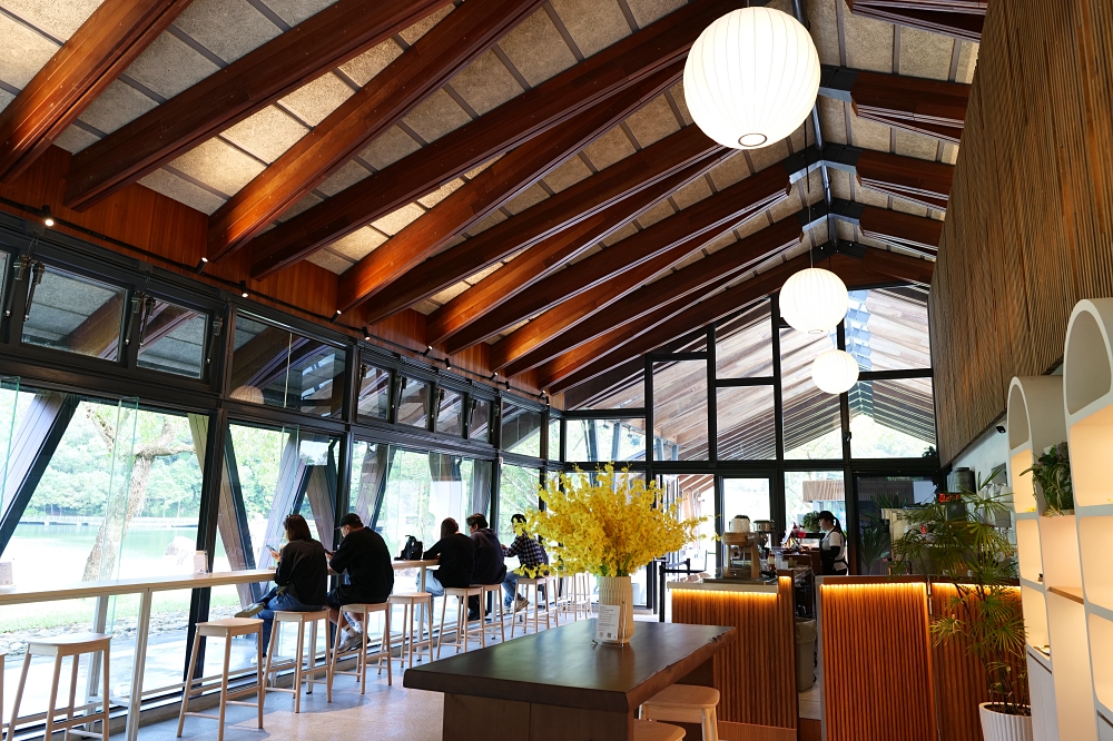 宜蘭下午茶推薦｜Herbelle Tea湖畔茶屋，看著龍潭湖發呆，恐龍餅乾冰淇淋必點！ @捲捲頭 ♡ 品味生活