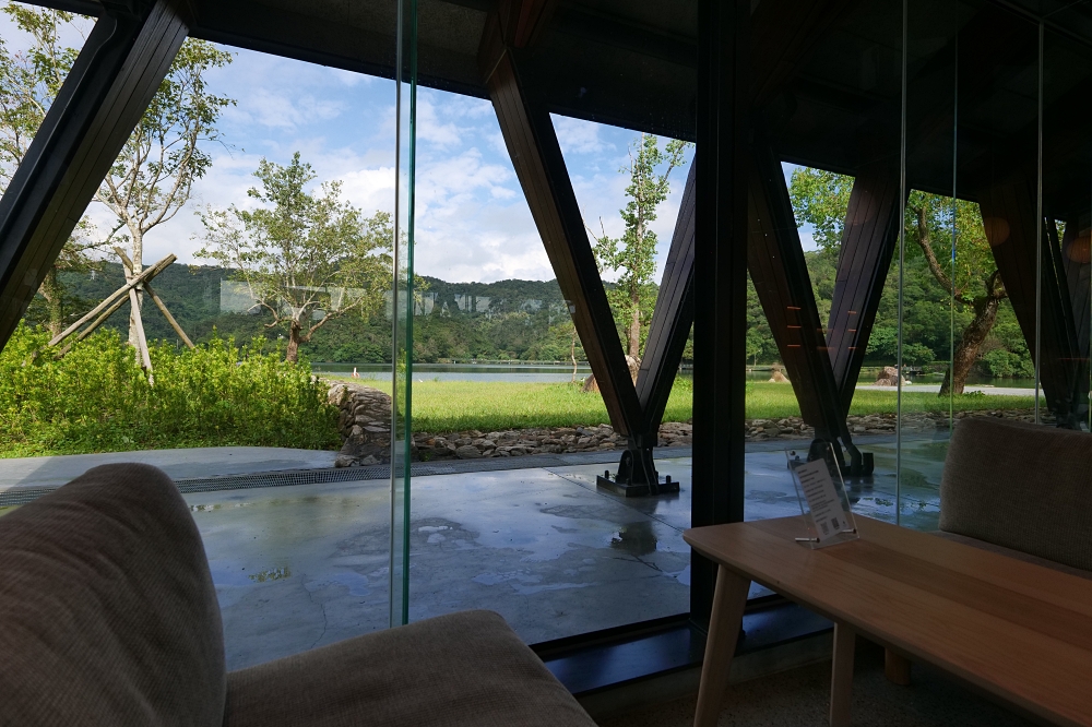 宜蘭下午茶推薦｜Herbelle Tea湖畔茶屋，看著龍潭湖發呆，恐龍餅乾冰淇淋必點！ @捲捲頭 ♡ 品味生活