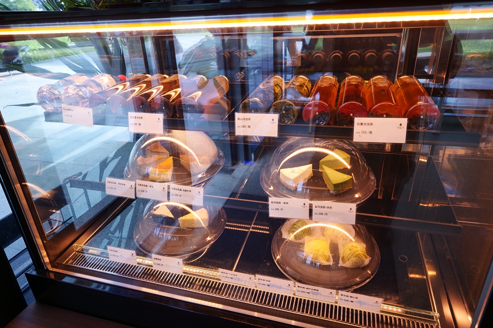 宜蘭下午茶推薦｜Herbelle Tea湖畔茶屋，看著龍潭湖發呆，恐龍餅乾冰淇淋必點！ @捲捲頭 ♡ 品味生活