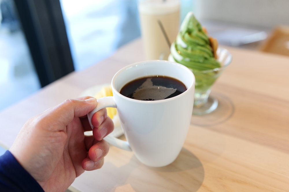 宜蘭下午茶推薦｜Herbelle Tea湖畔茶屋，看著龍潭湖發呆，恐龍餅乾冰淇淋必點！ @捲捲頭 ♡ 品味生活