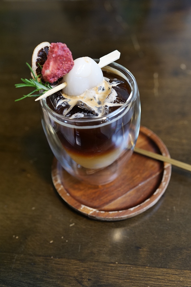 定邦咖啡｜開門十年依然爆紅！必吃浮誇系甜點與水準港點，礁溪必訪推薦。 @捲捲頭 ♡ 品味生活