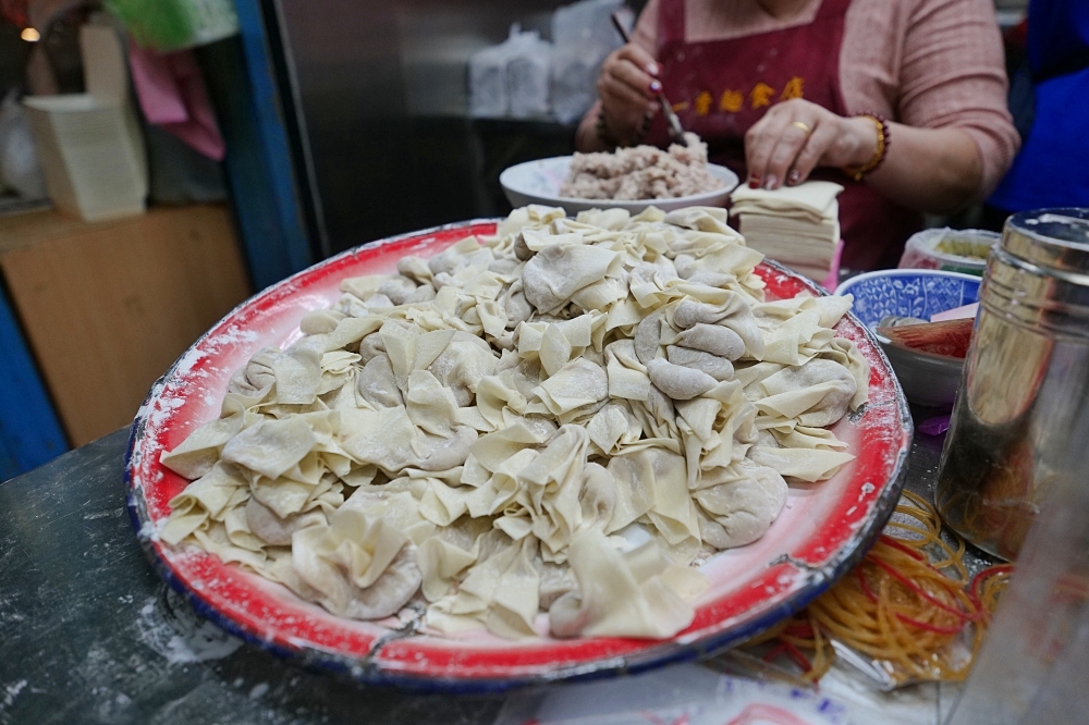 一香飲食店|宜蘭北館市場老店:名廚也愛的麻醬麵,領號碼牌點餐攻略 @捲捲頭 ♡ 品味生活 一香飲食店|宜蘭北館市場老店:名廚也愛的麻醬麵,領號碼牌點餐攻略 @捲捲頭 ♡ 品味生活