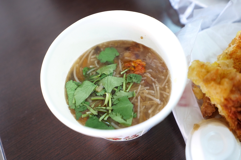 順安阿至|冬山必吃美食:外酥內軟地瓜蝦餅、濃郁米粉羹,在地人私藏清單 @捲捲頭 ♡ 品味生活 順安阿至|冬山必吃美食:外酥內軟地瓜蝦餅、濃郁米粉羹,在地人私藏清單 @捲捲頭 ♡ 品味生活