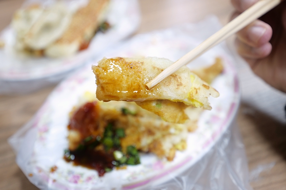 成富食品行｜宜蘭冬山美食：古早味粉漿蛋餅，獨門韭菜醬油必加 @捲捲頭 ♡ 品味生活