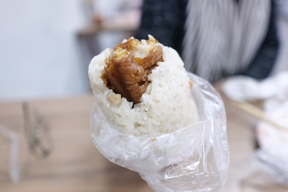 成富食品行｜宜蘭冬山美食：古早味粉漿蛋餅，獨門韭菜醬油必加 @捲捲頭 ♡ 品味生活