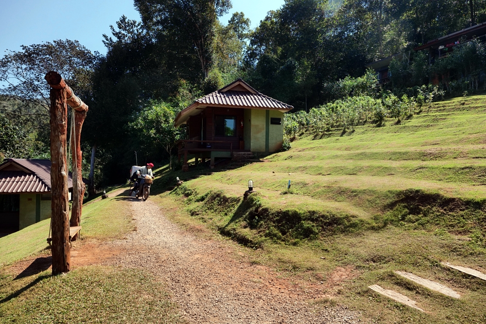 清邁住宿推薦｜大象朋友旅館：體驗大象叫你起床，湄王區山林木屋 @捲捲頭 ♡ 品味生活