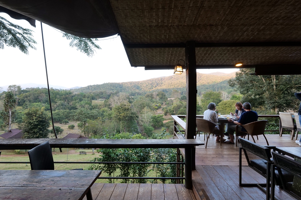 清邁住宿推薦｜大象朋友旅館：體驗大象叫你起床，湄王區山林木屋 @捲捲頭 ♡ 品味生活