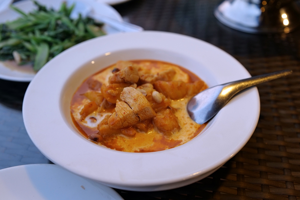 清邁住宿推薦｜大象朋友旅館：體驗大象叫你起床，湄王區山林木屋 @捲捲頭 ♡ 品味生活