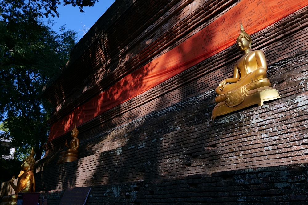 清邁古城景點｜一日遊徒步散策：塔佩門、清曼寺、鳯飛飛腳飯路線 @捲捲頭 ♡ 品味生活