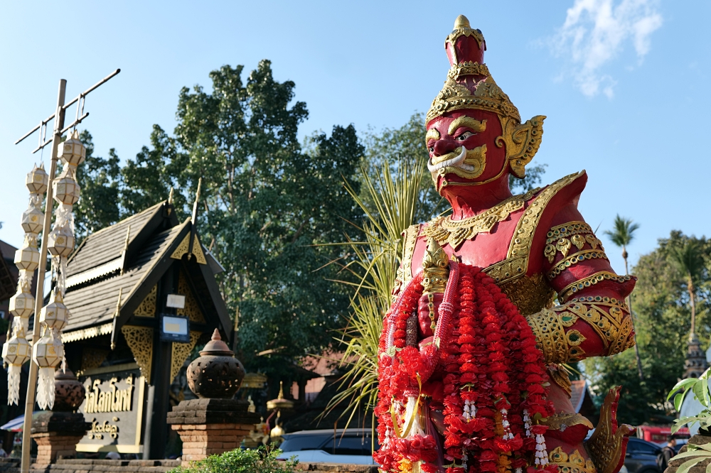 清邁古城景點｜一日遊徒步散策：塔佩門、清曼寺、鳯飛飛腳飯路線 @捲捲頭 ♡ 品味生活